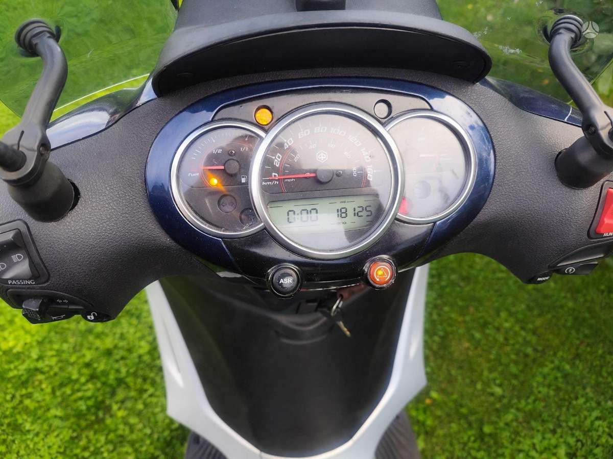 Piaggio Beverly 330cc, scooters / mopeds