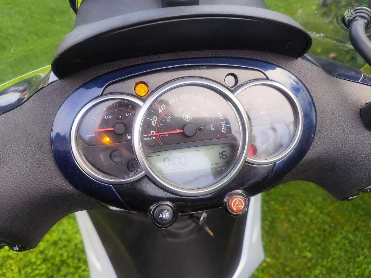 Piaggio Beverly 330cc, мотороллеры / мопеды