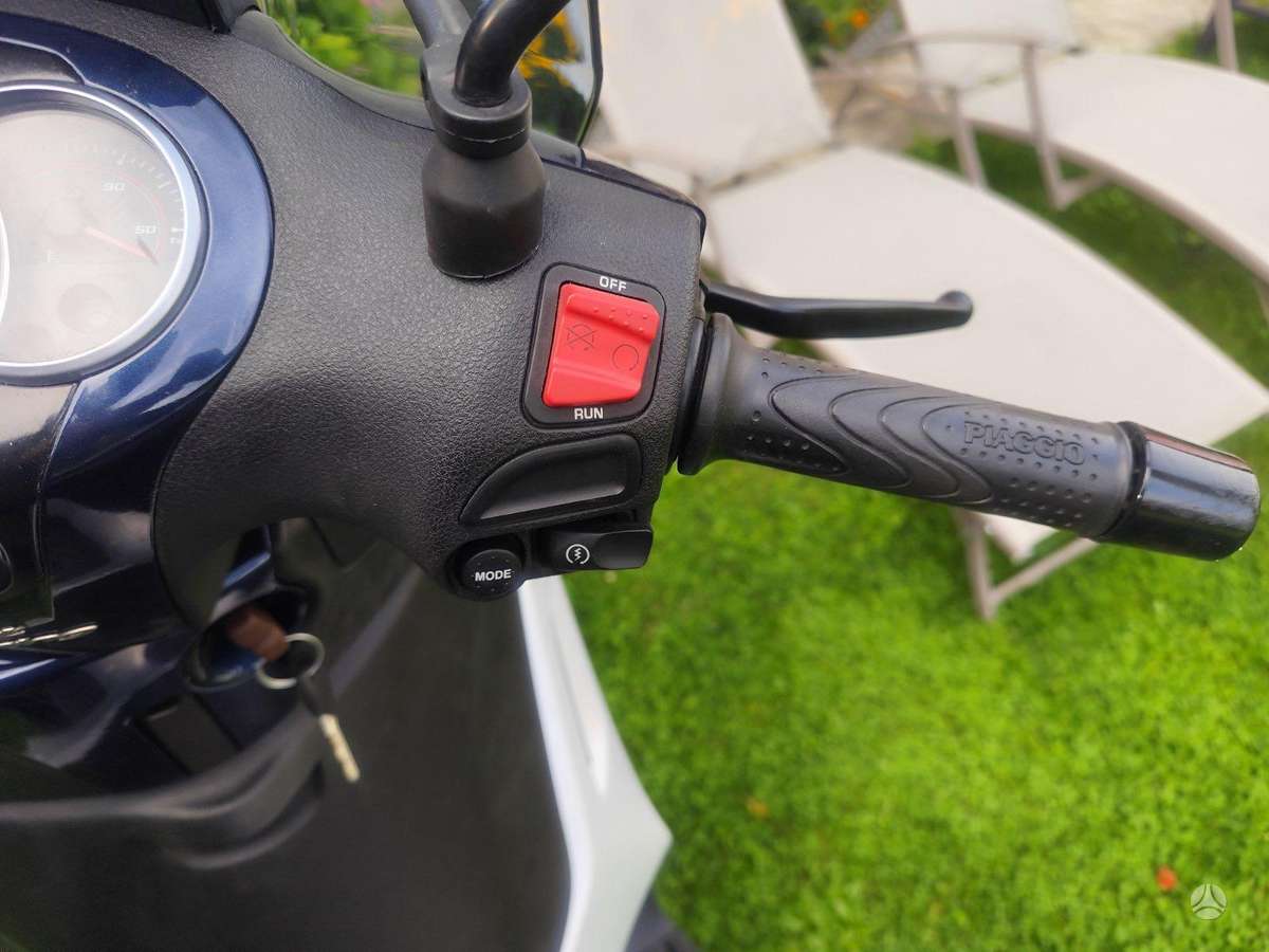 Piaggio Beverly 330cc, scooters / mopeds