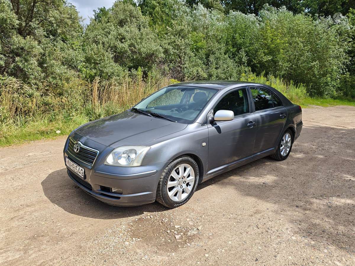 Toyota Avensis - 1