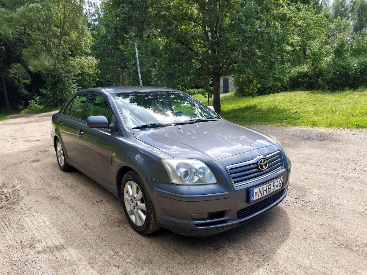 Toyota Avensis - 2