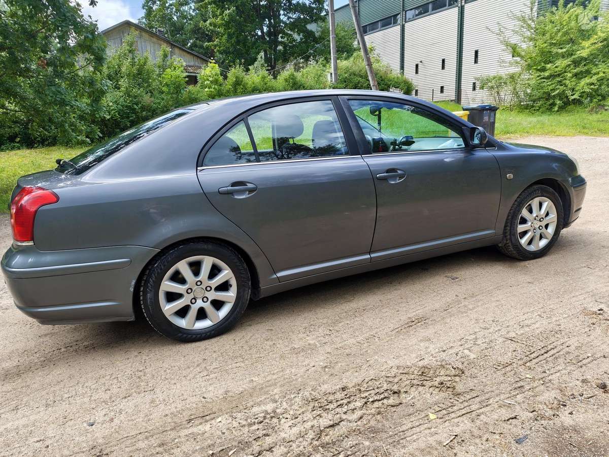 Toyota Avensis - 6