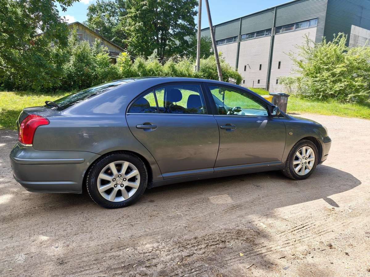 Toyota Avensis - 7