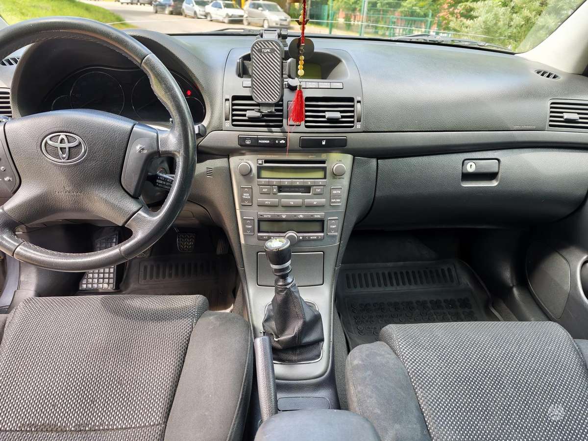 Toyota Avensis - 9