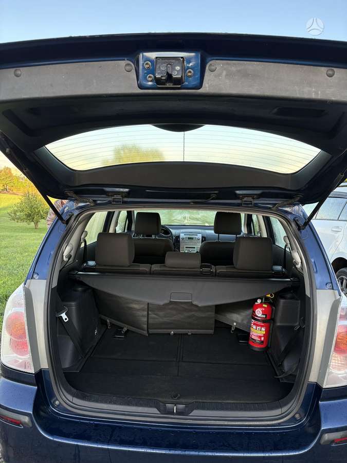 Toyota Corolla Verso - 4