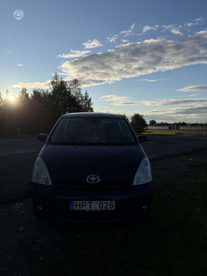 Toyota Corolla Verso, 2.0 l., Минивэн