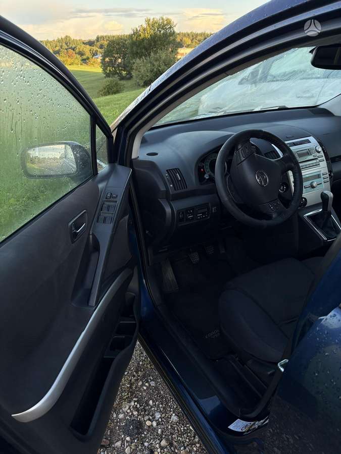 Toyota Corolla Verso, 2.0 l., Минивэн