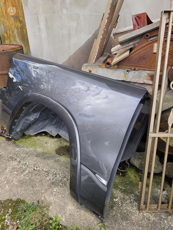 RAM 1500 body parts