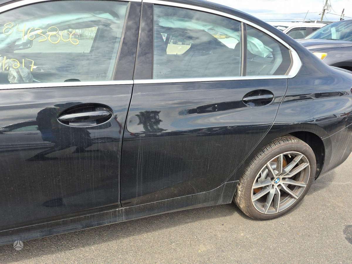 BMW 330, 2.0 l., Седан