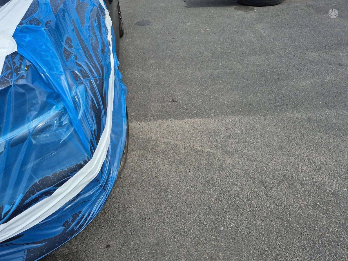 BMW 330, 2.0 l., Седан