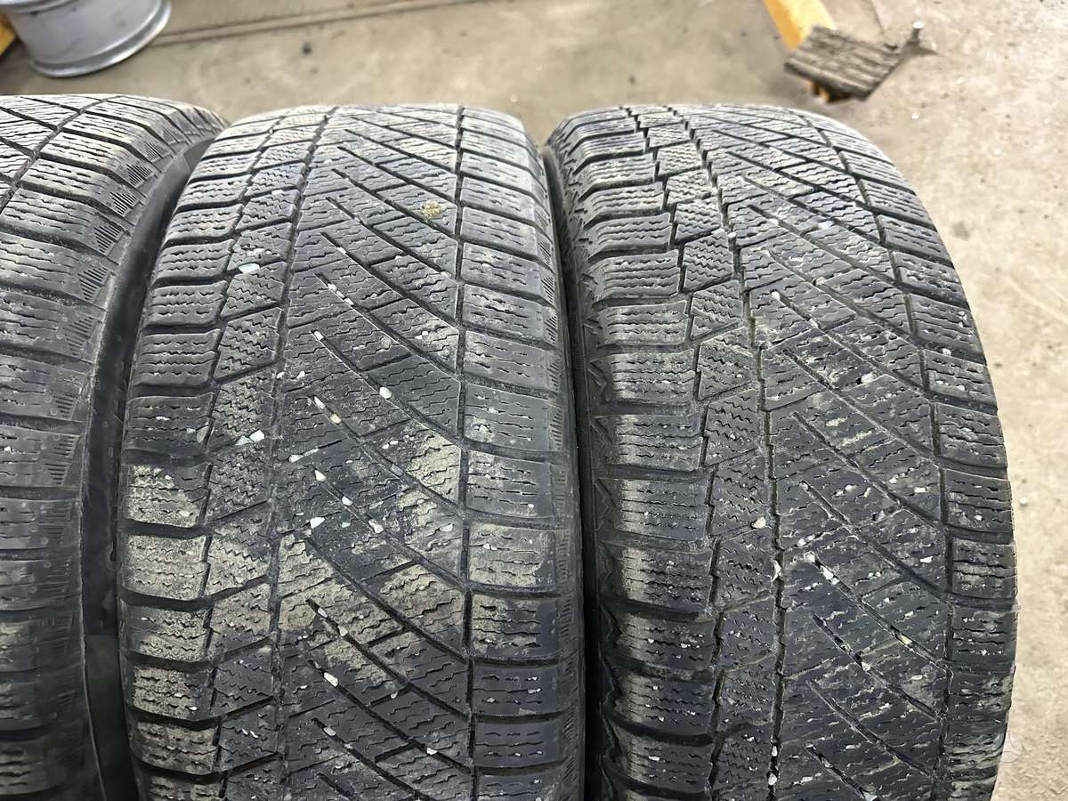 Continental, žieminės 215/55 R17