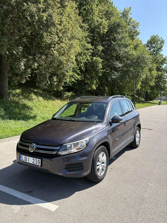 Volkswagen Tiguan - 1