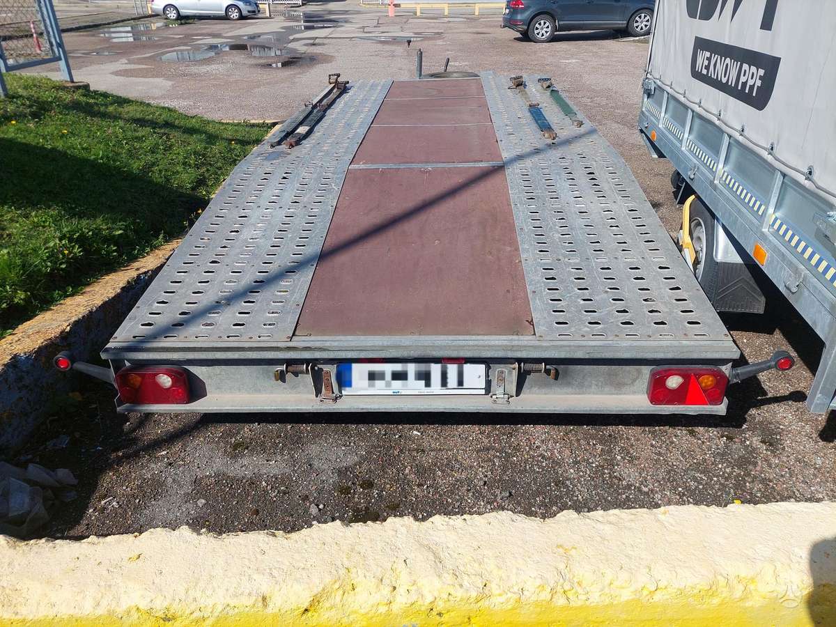 Niewiadow, automašīnas piekabes