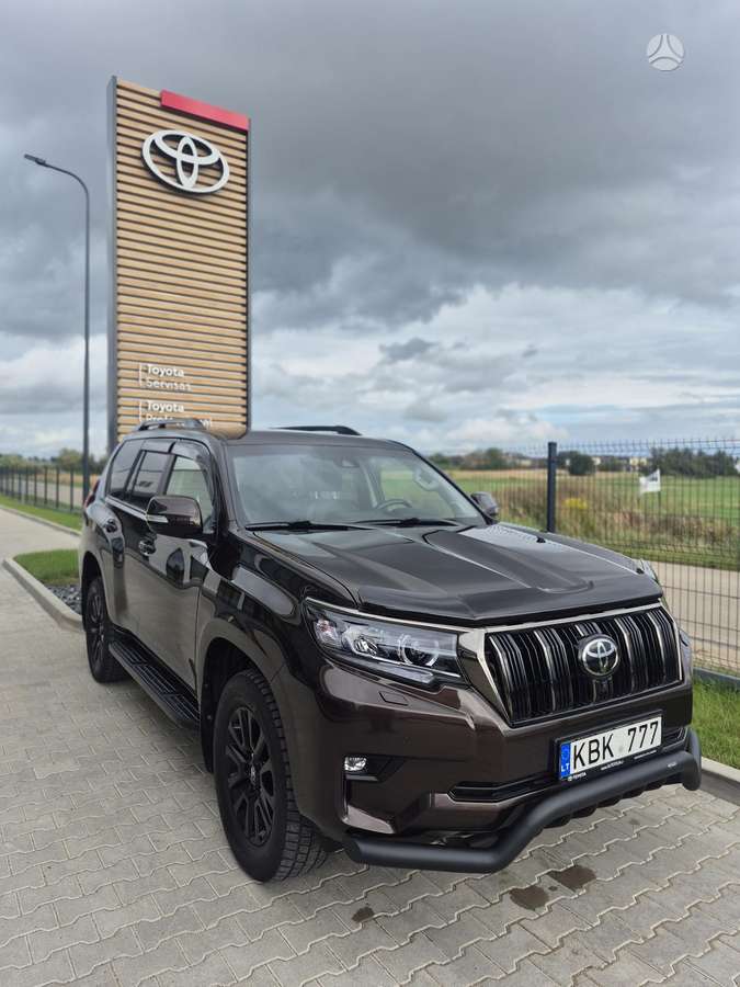 Toyota Land Cruiser - 1