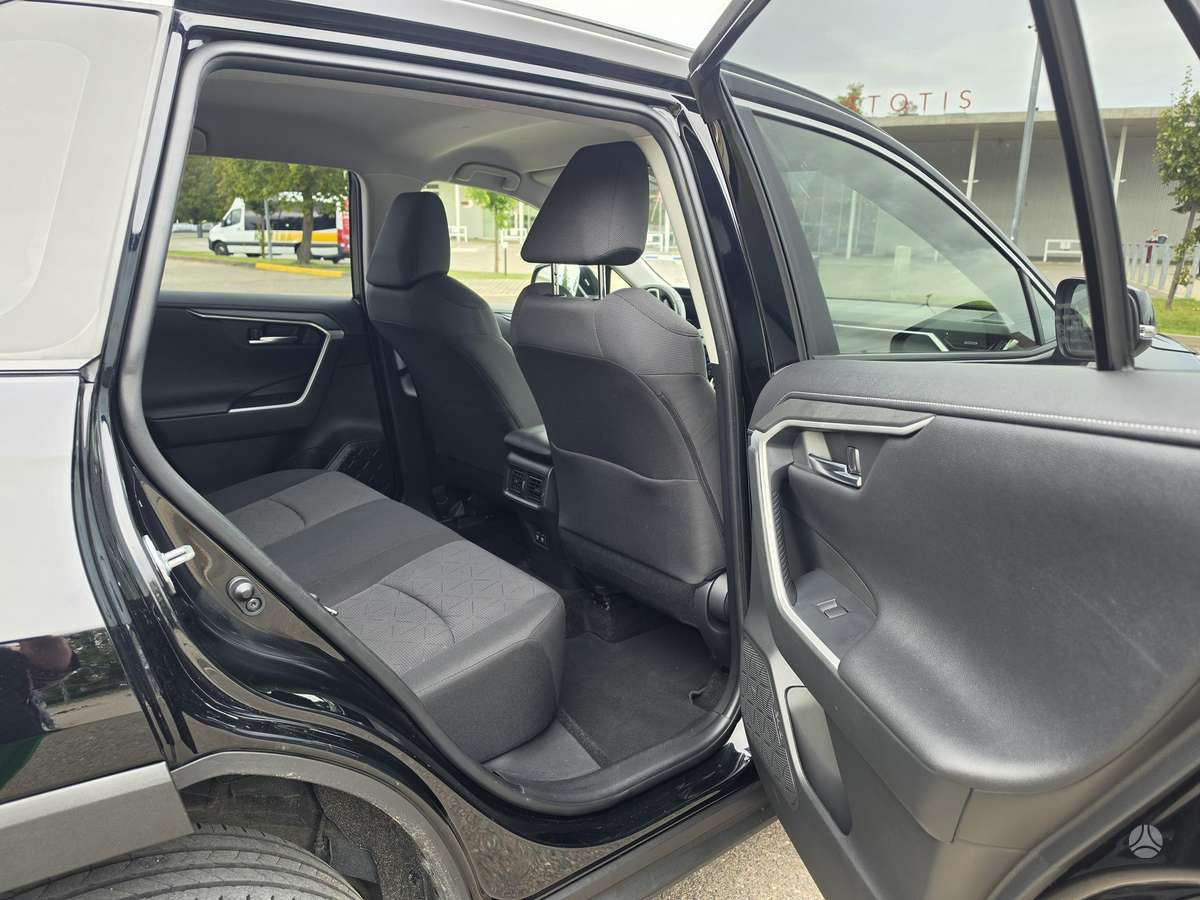 Toyota RAV4 - 7