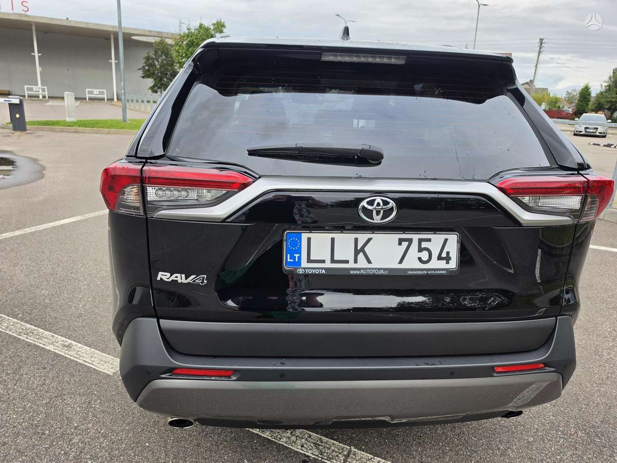 Toyota RAV4 - 8