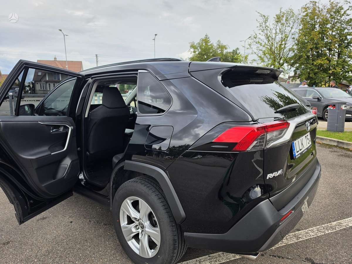 Toyota RAV4 - 11