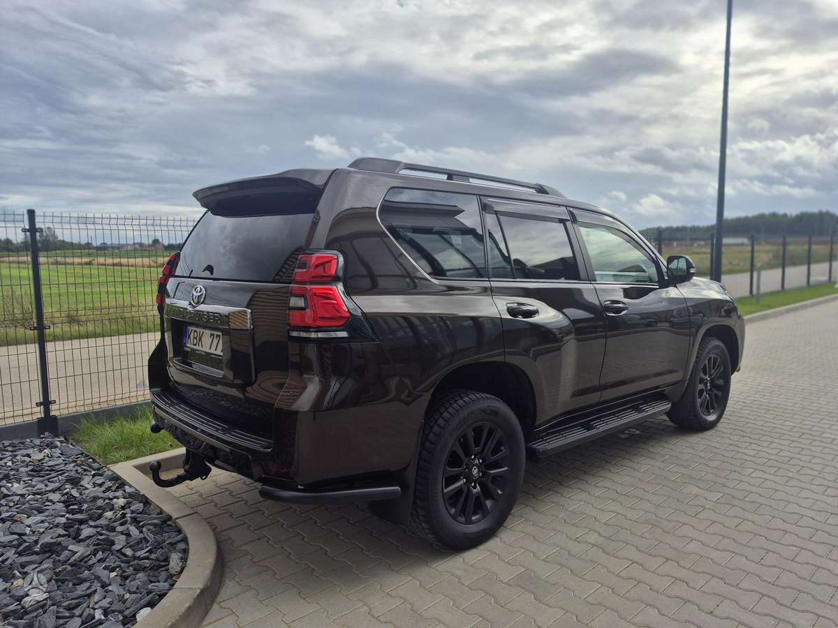 Toyota Land Cruiser - 3