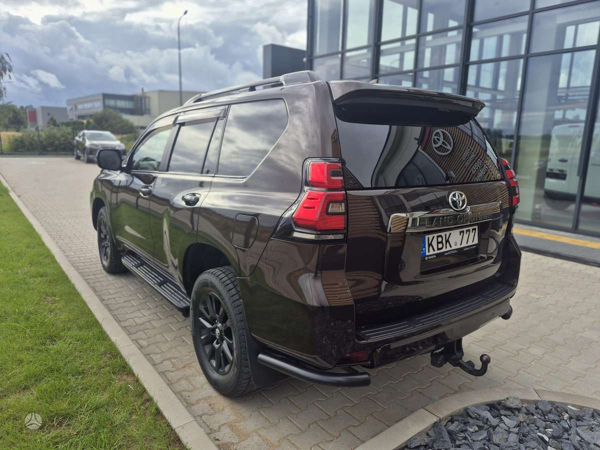 Toyota Land Cruiser - 4