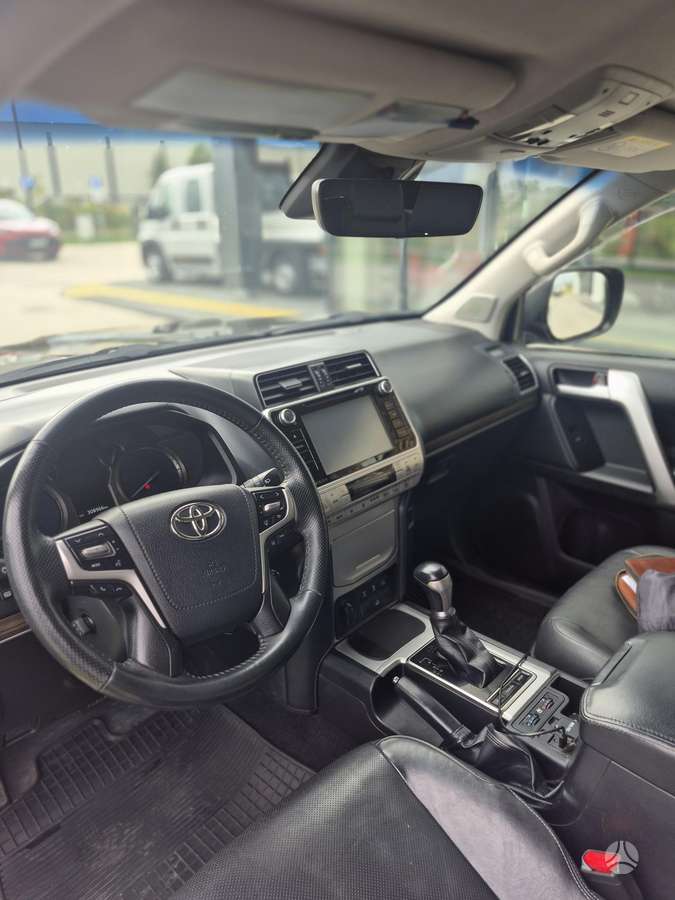 Toyota Land Cruiser - 6