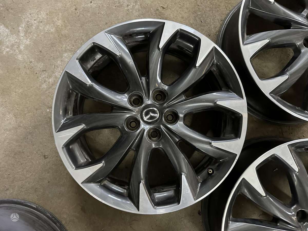 Mazda, lengvojo lydinio, R19
