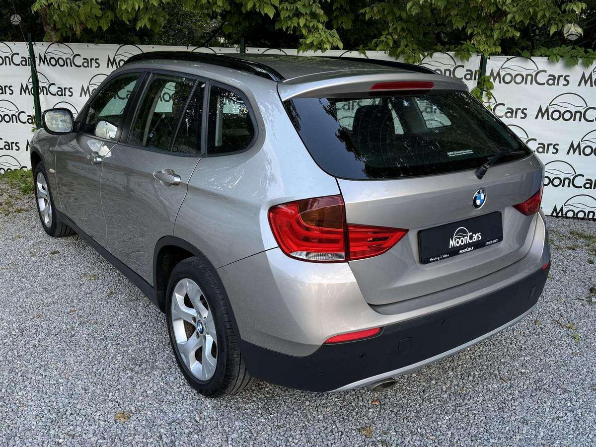 BMW X1, 2.0 l., off-road / crossover