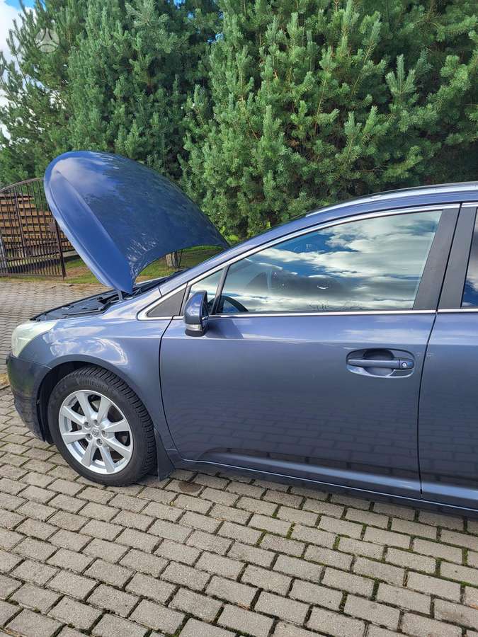 Toyota Avensis - 1