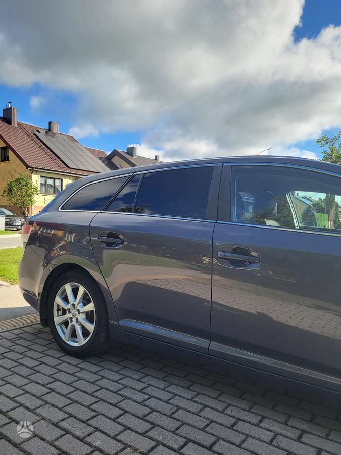 Toyota Avensis - 10