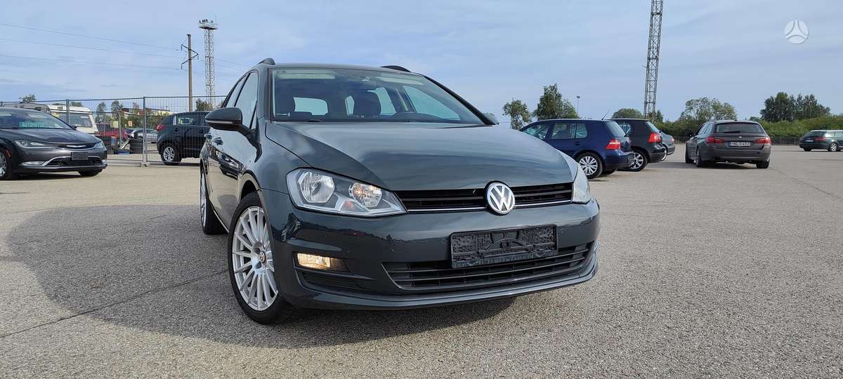 Volkswagen Golf - 1