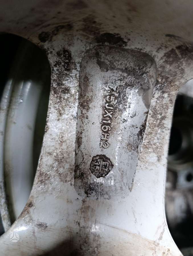 Toyota, lengvojo lydinio, R16