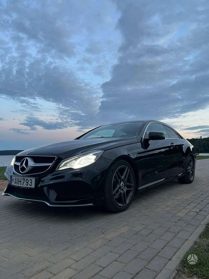 Mercedes-Benz E220, Купе (coupe)