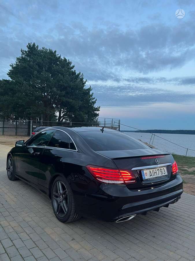 Mercedes-Benz E220, Купе (coupe)