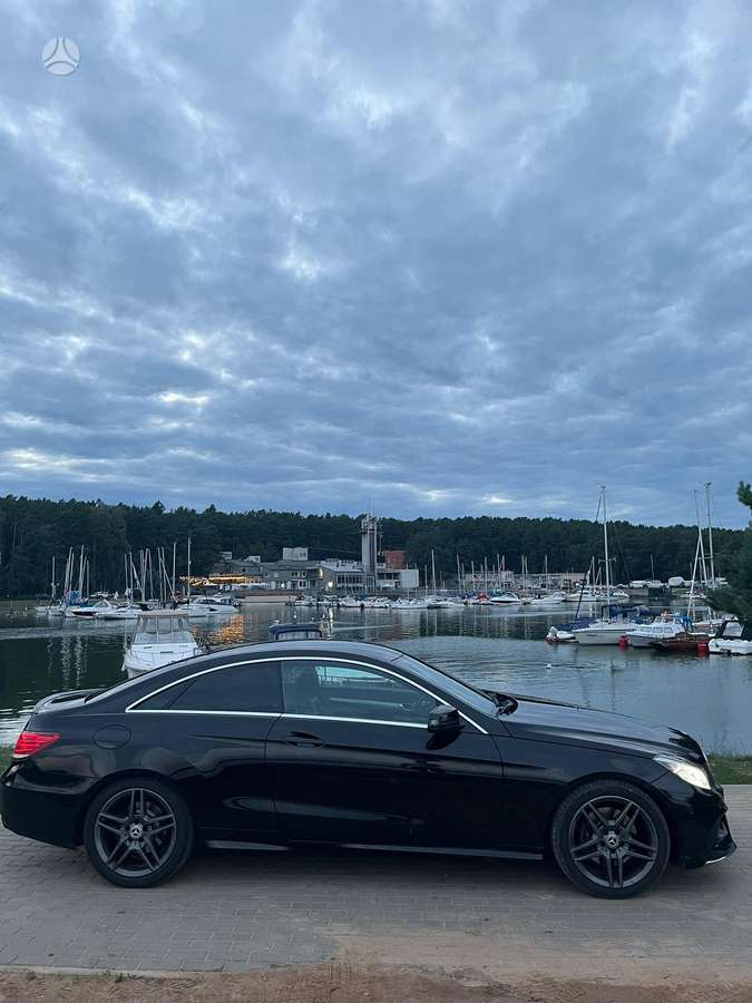 Mercedes-Benz E220, Купе (coupe)