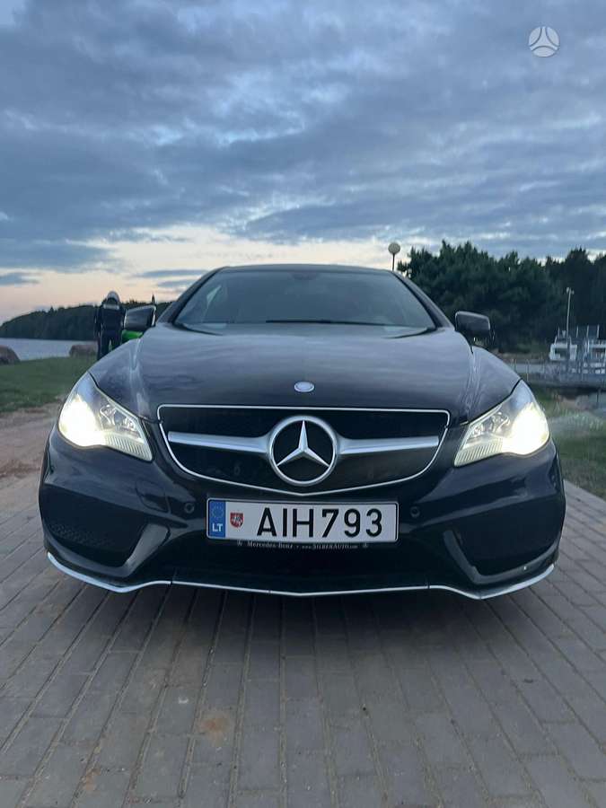 Mercedes-Benz E220, Купе (coupe)