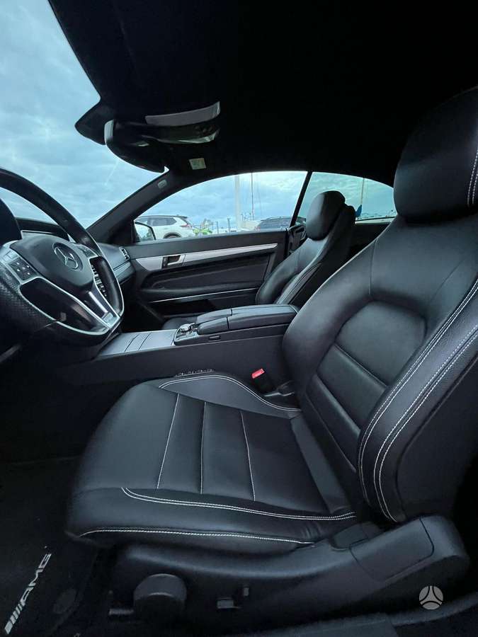 Mercedes-Benz E220, Купе (coupe)