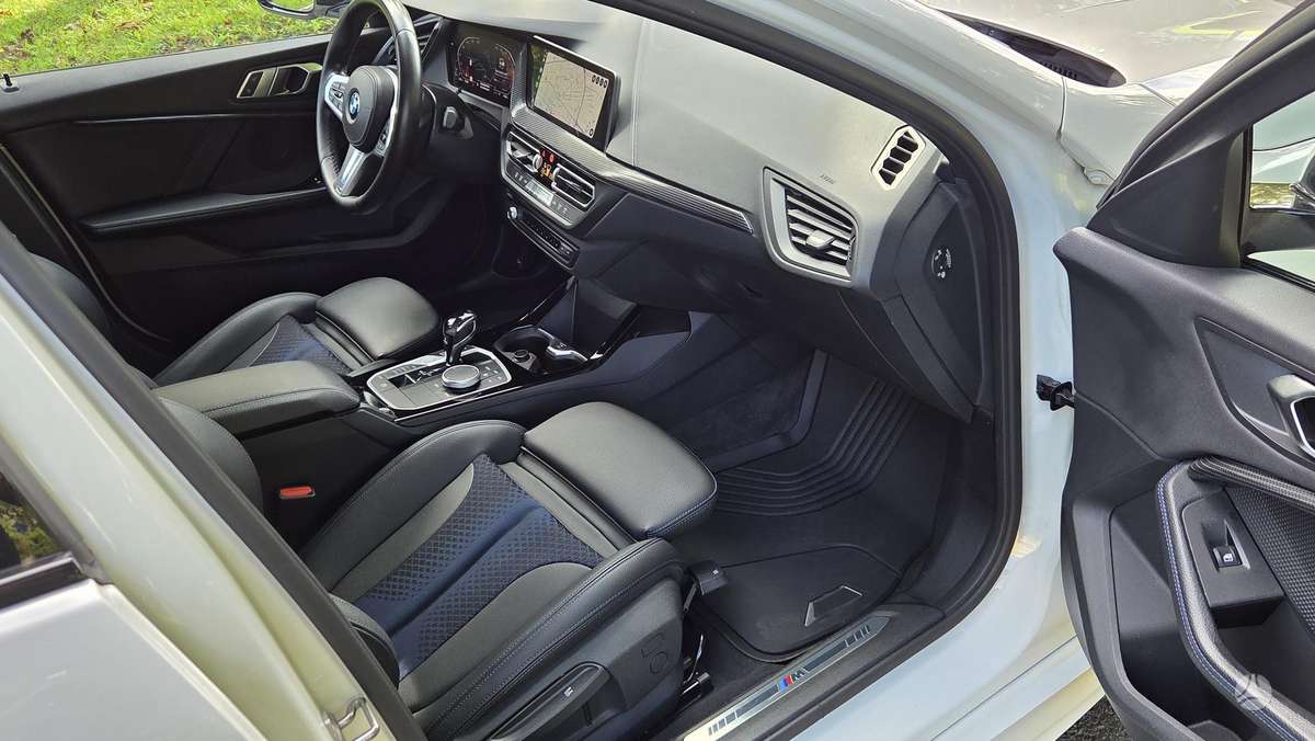 BMW 116, 1.5 l., hatchback