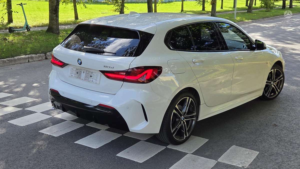 BMW 116, 1.5 l., hatchback