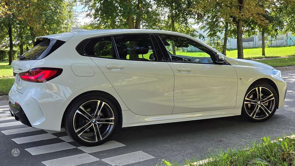 BMW 116, 1.5 l., hatchback