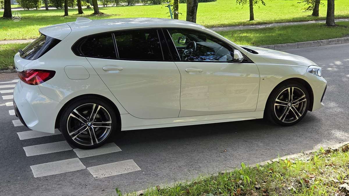 BMW 116, 1.5 l., hatchback