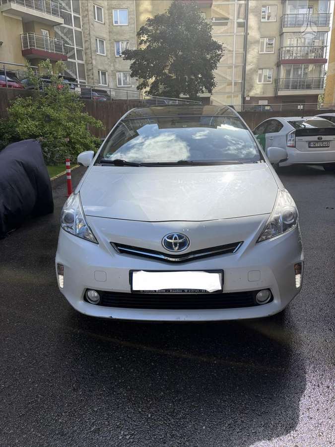 Toyota Prius+ - 1