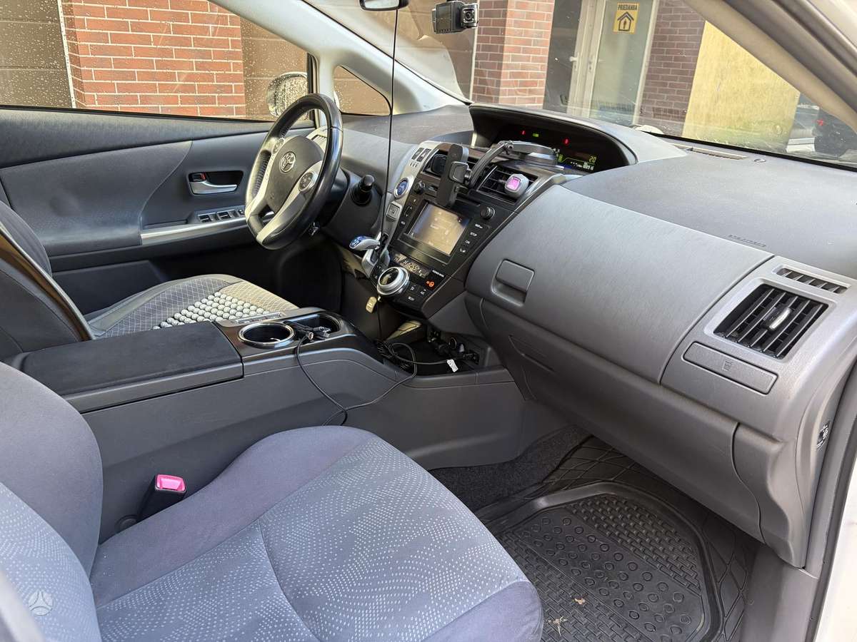 Toyota Prius+ - 6