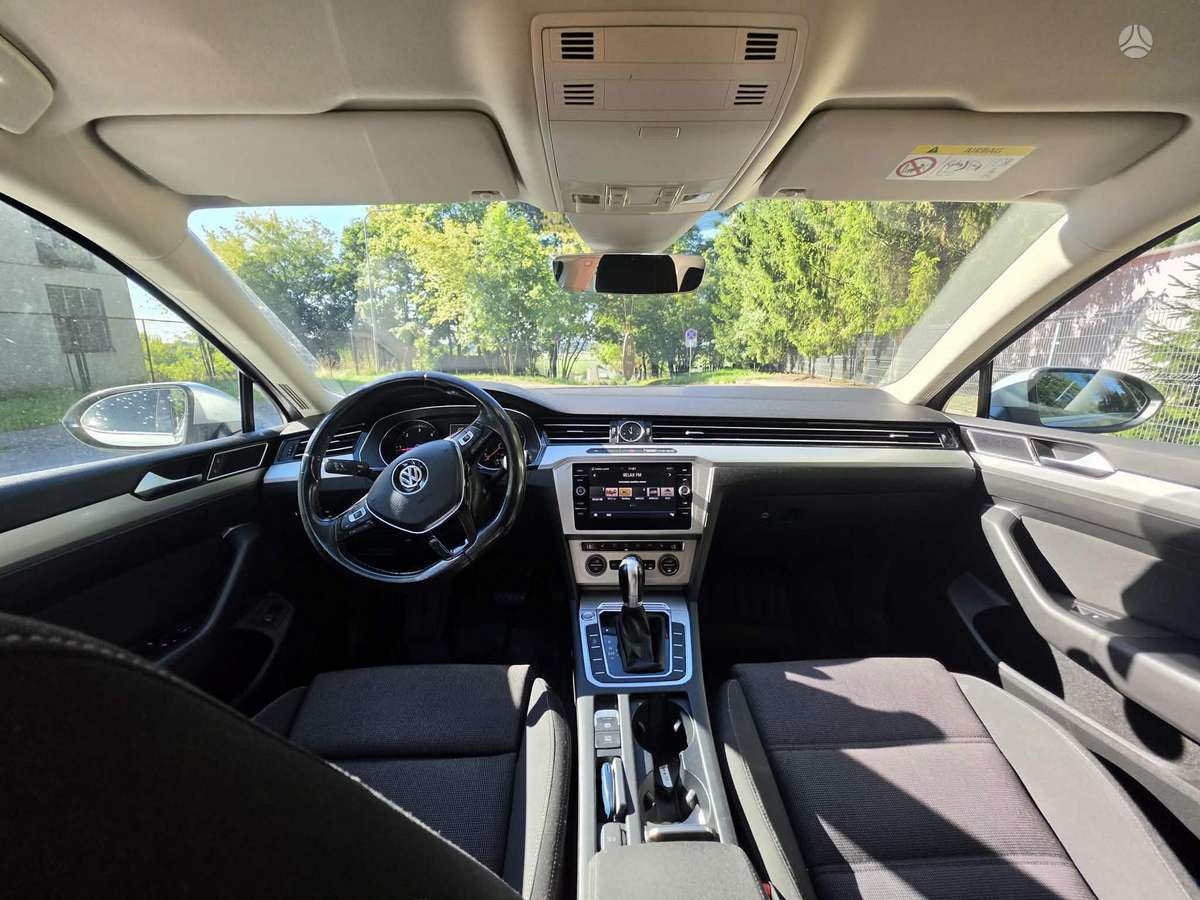 Volkswagen Passat - 8
