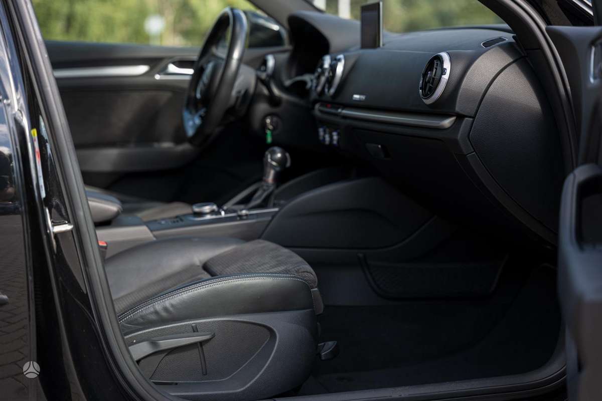 Audi S3, 2.0 l., hatchback