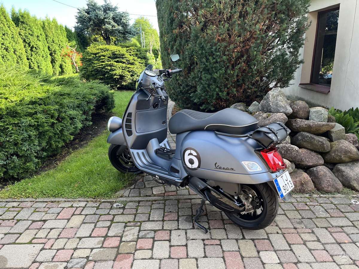 Piaggio Vespa 300cc, мотороллеры / мопеды