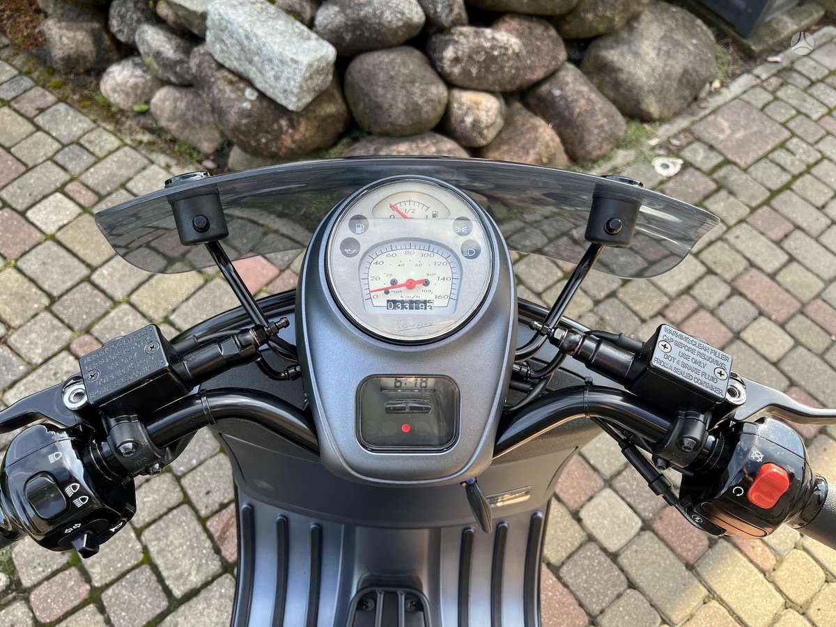 Piaggio Vespa 300cc, мотороллеры / мопеды