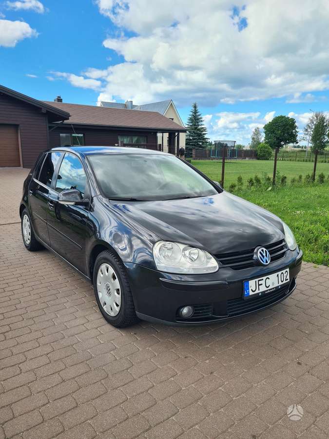 Volkswagen Golf - 1
