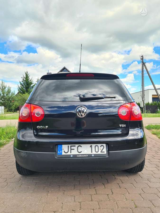 Volkswagen Golf - 5