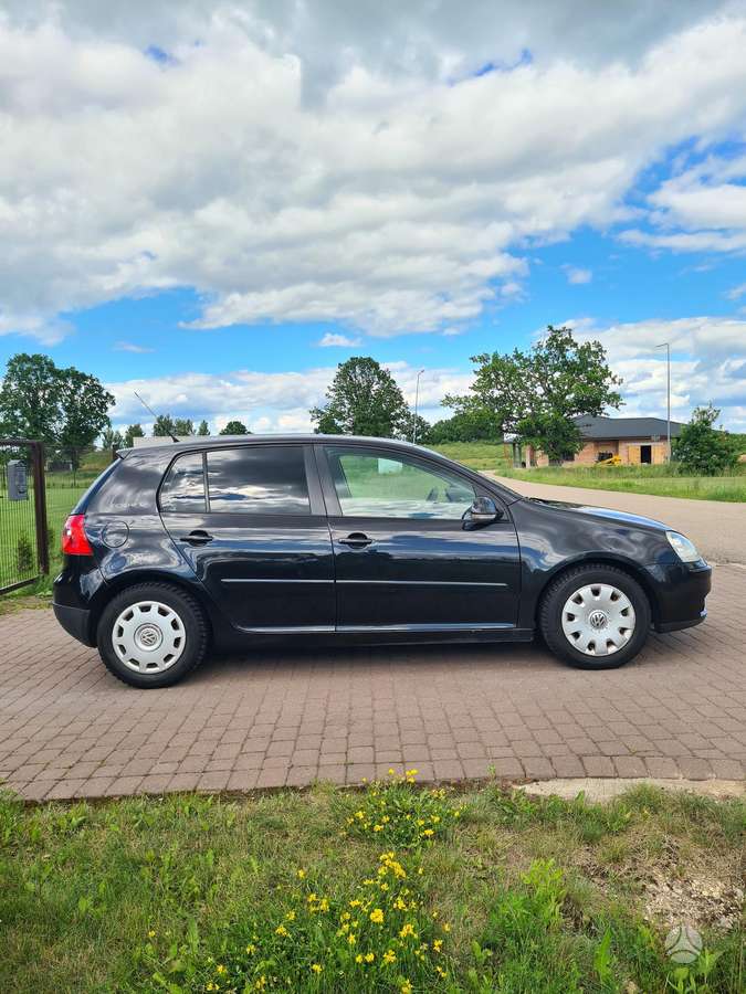 Volkswagen Golf - 8