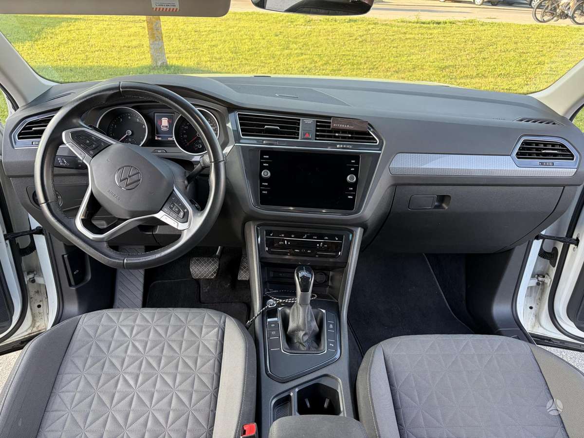 Volkswagen Tiguan - 8