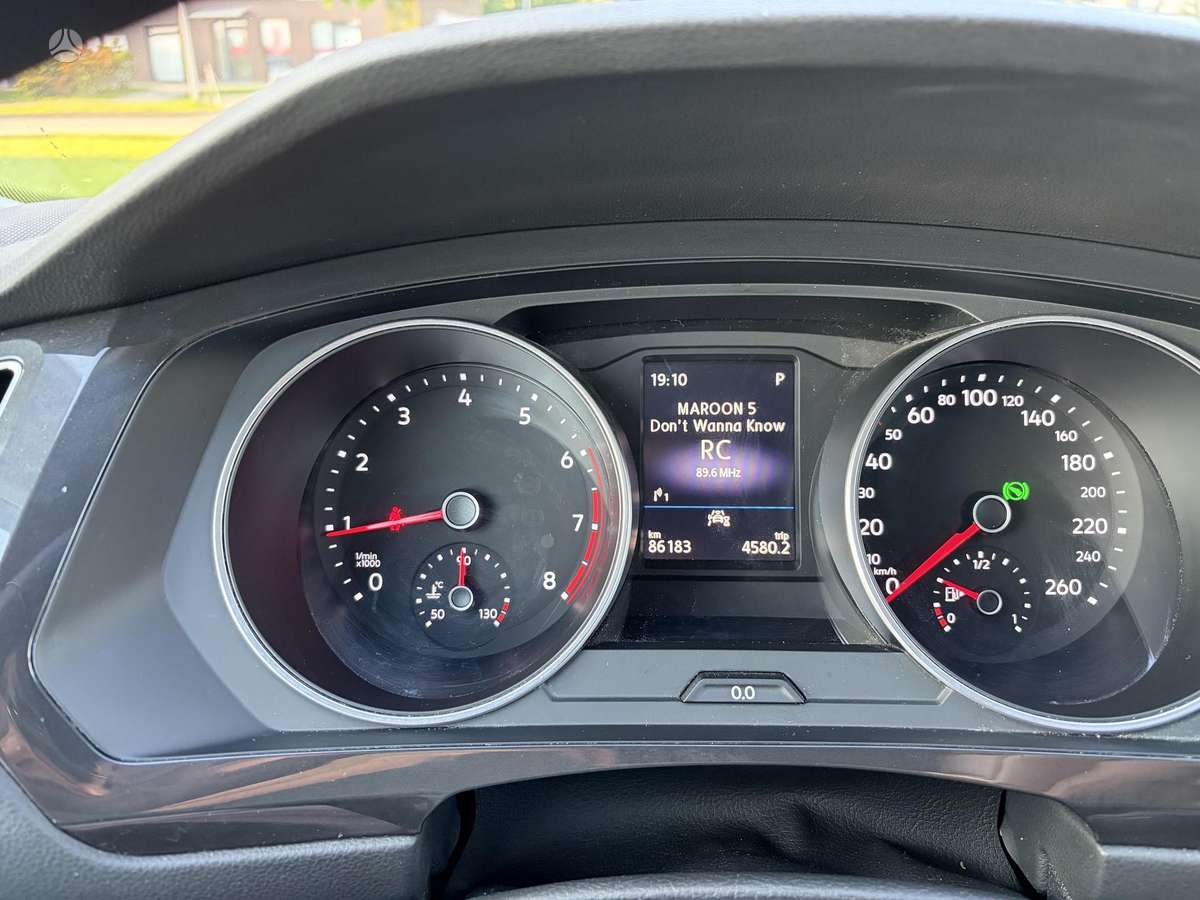 Volkswagen Tiguan - 9